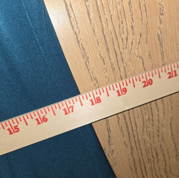 Elegant Teal Lace Dress - Picture 5 of 7